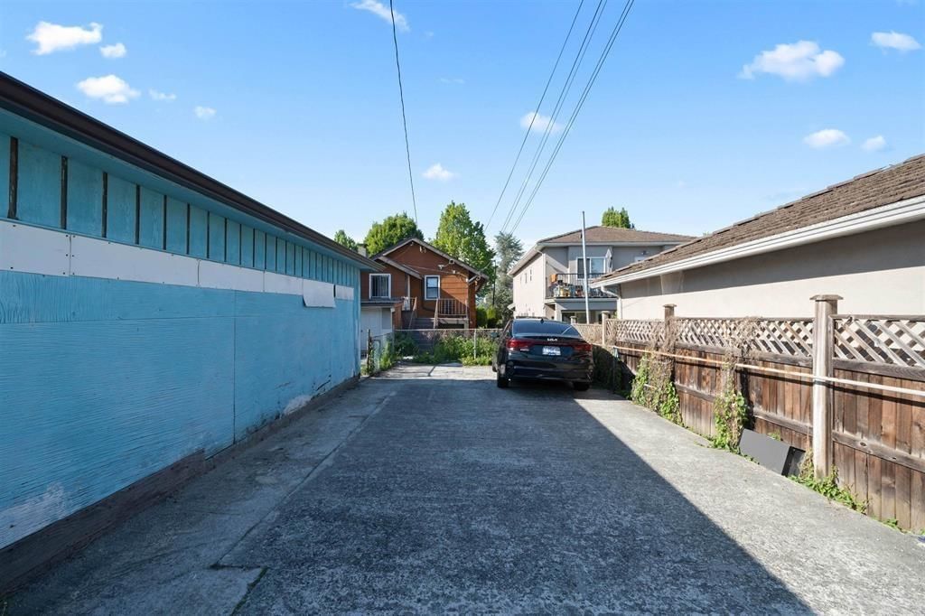 Listing Image 16