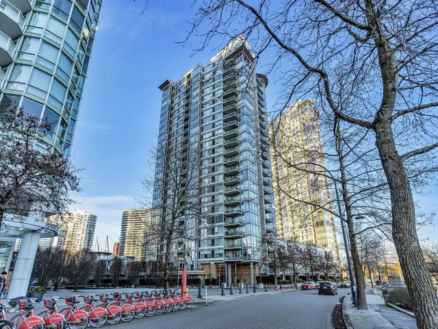 702 - 1067 Marinaside Crescent