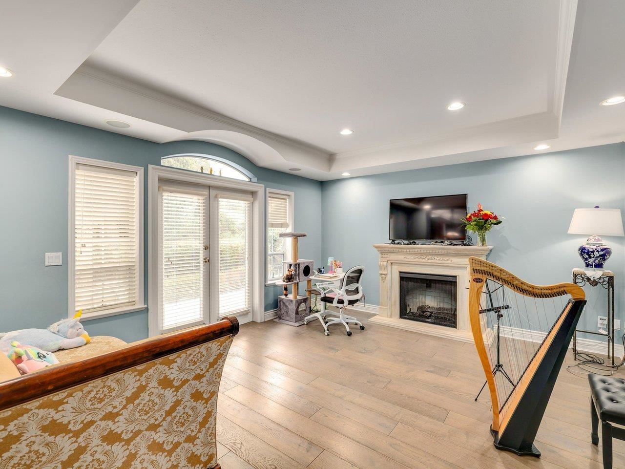Listing Image 11