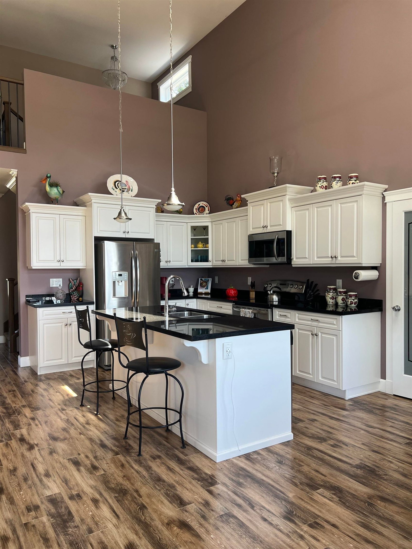 Listing Image 11