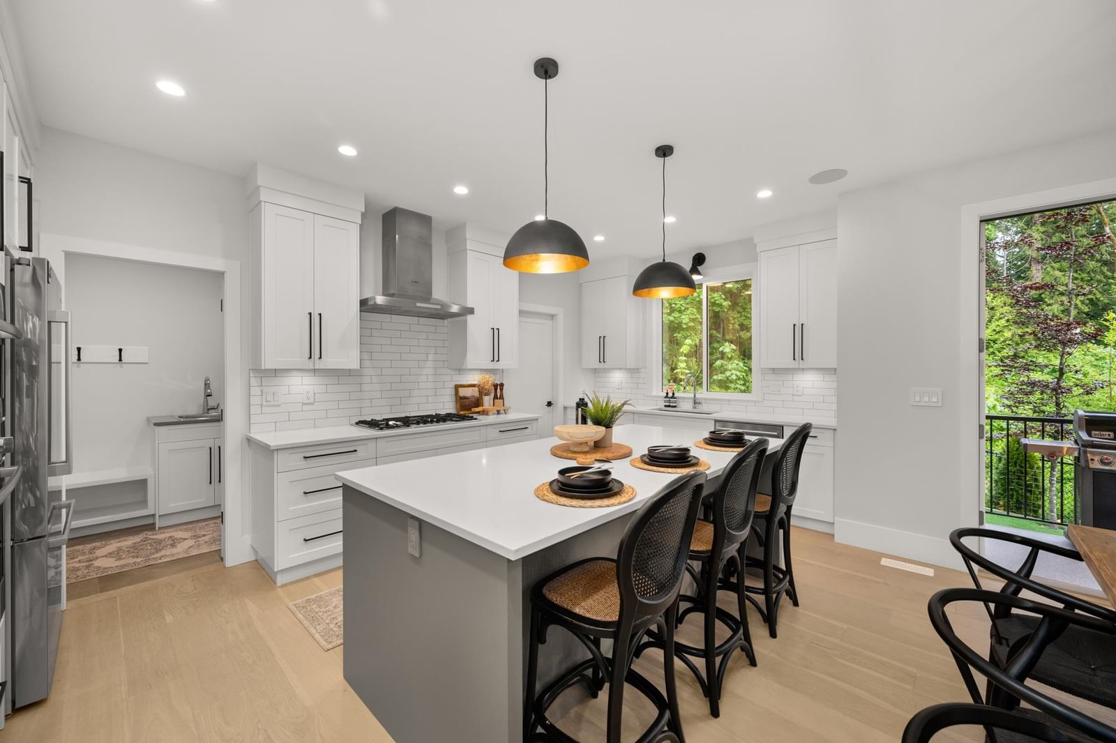 Listing Image 9