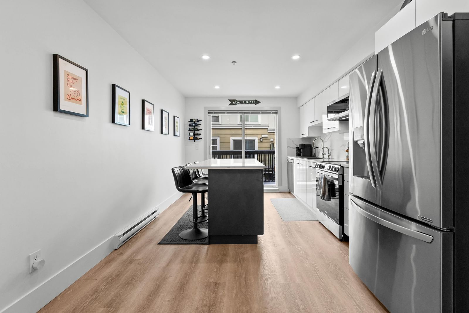 Listing Image 12