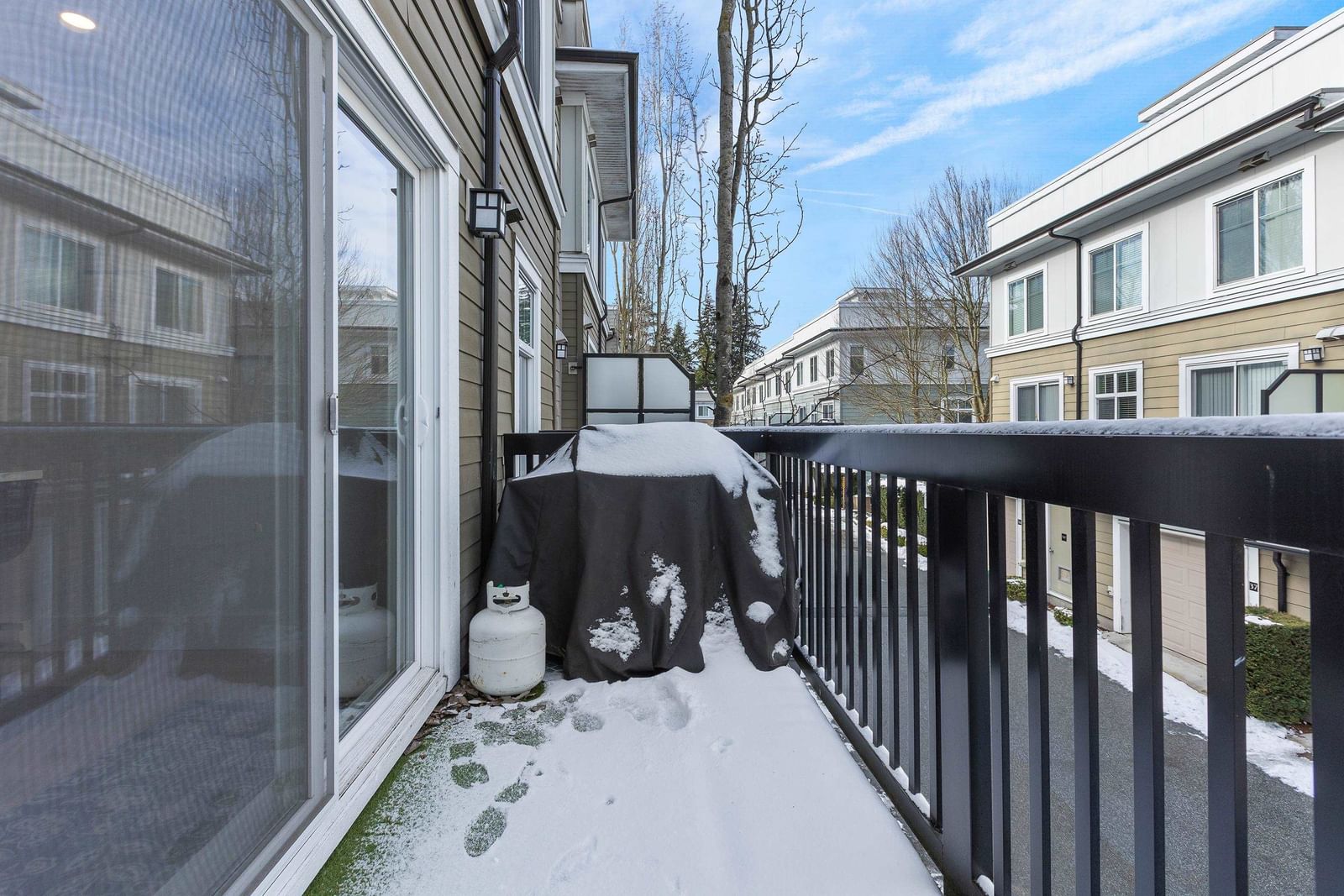 Listing Image 17