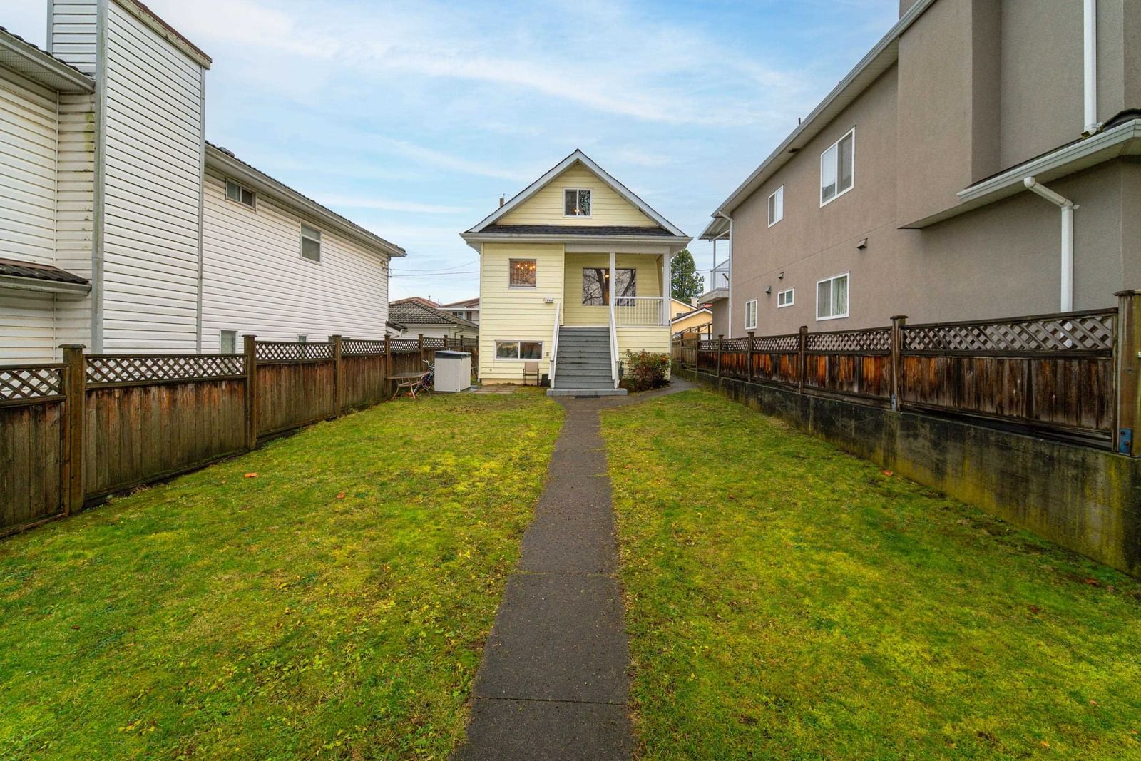 Listing Image 11