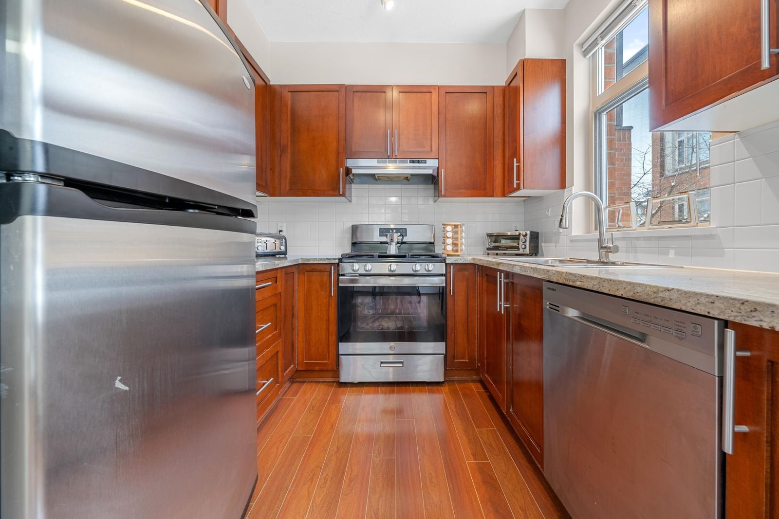 Listing Image 14