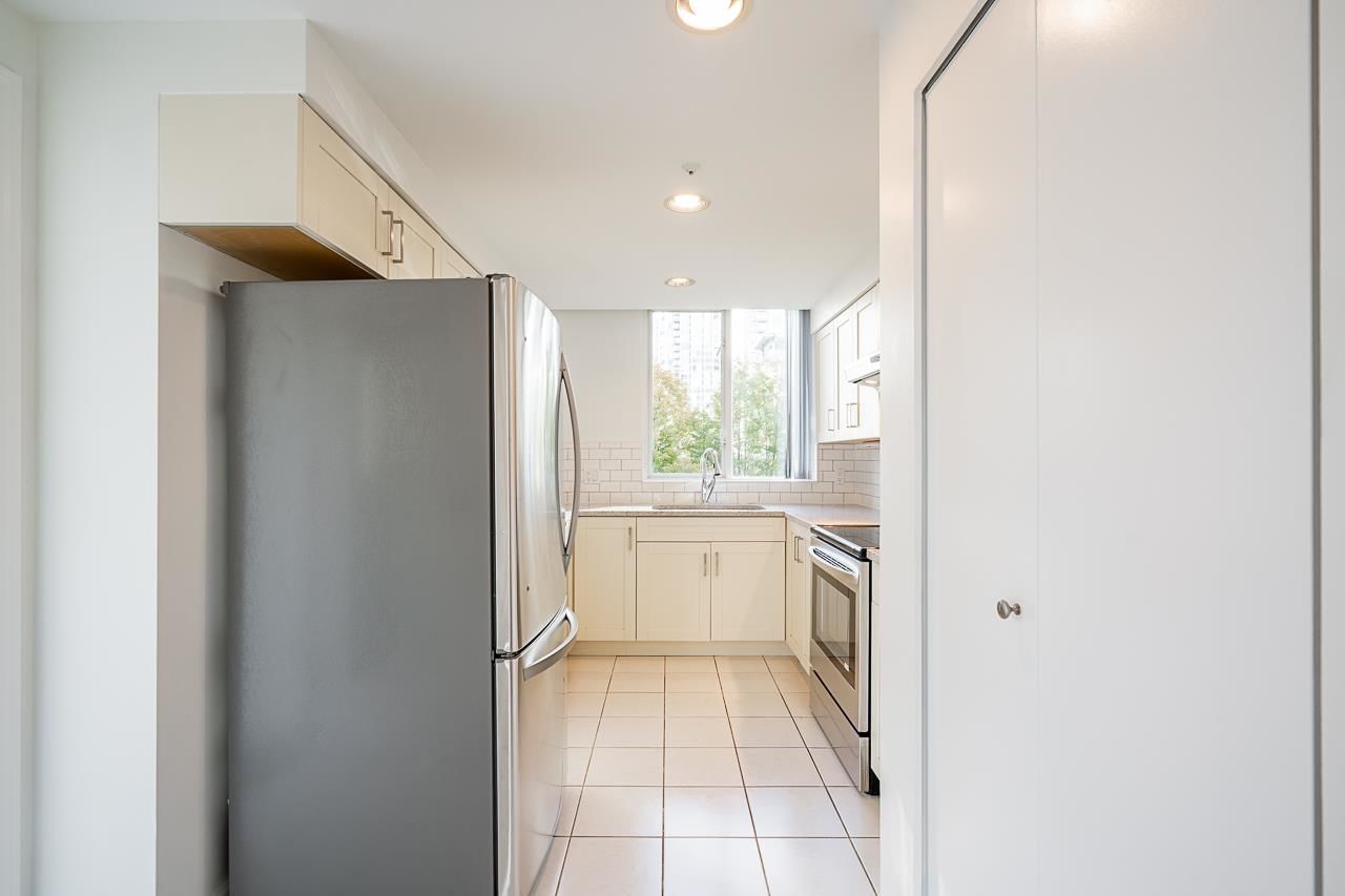 Listing Image 19