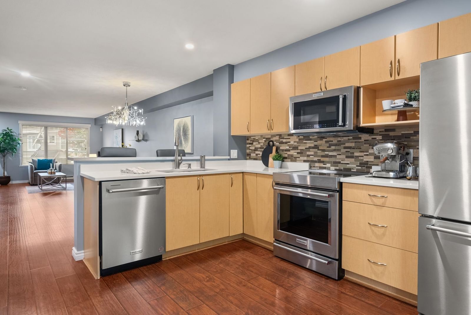 Listing Image 13