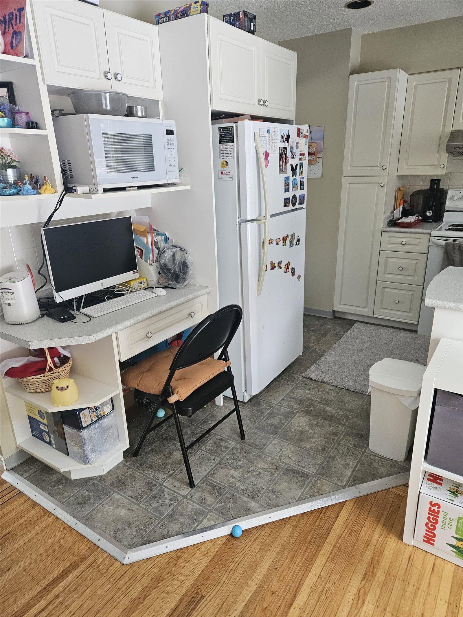 Listing Image 11