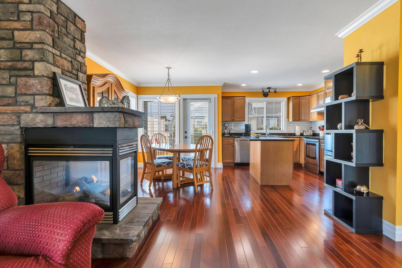 Listing Image 9