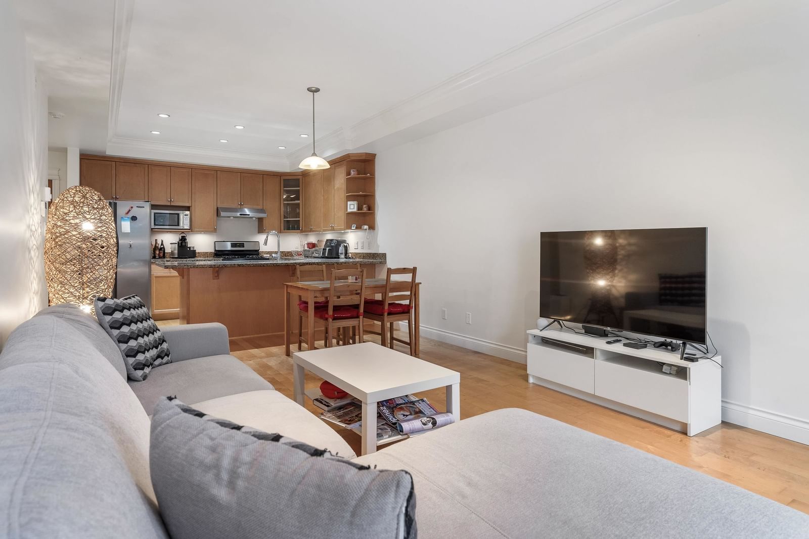 Listing Image 10