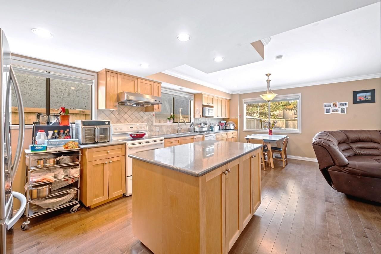 Listing Image 9