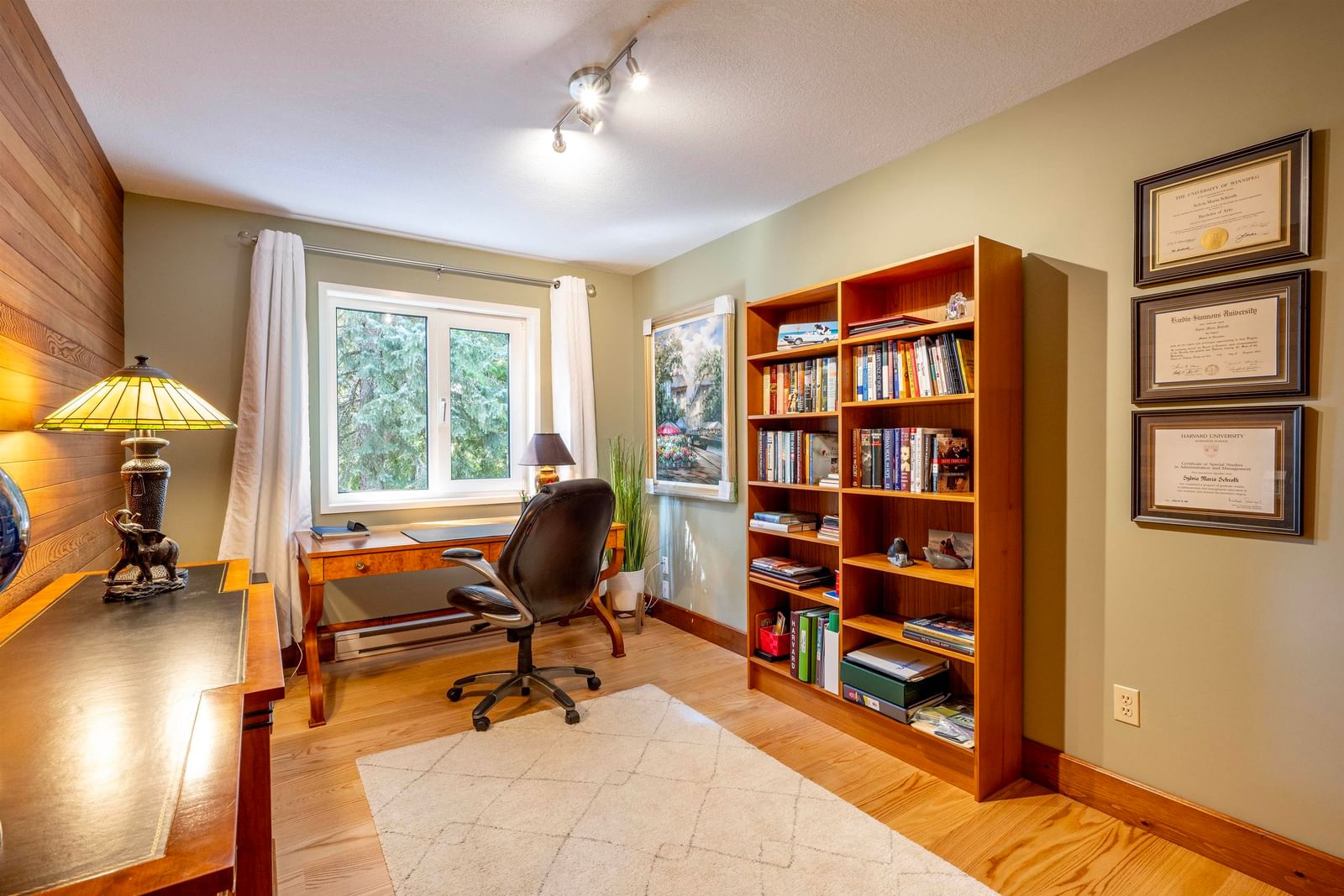 Listing Image 10