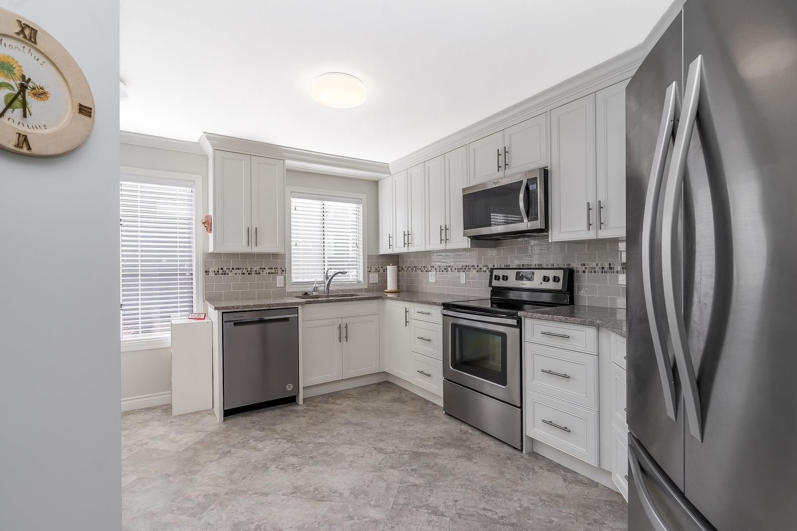 Listing Image 19