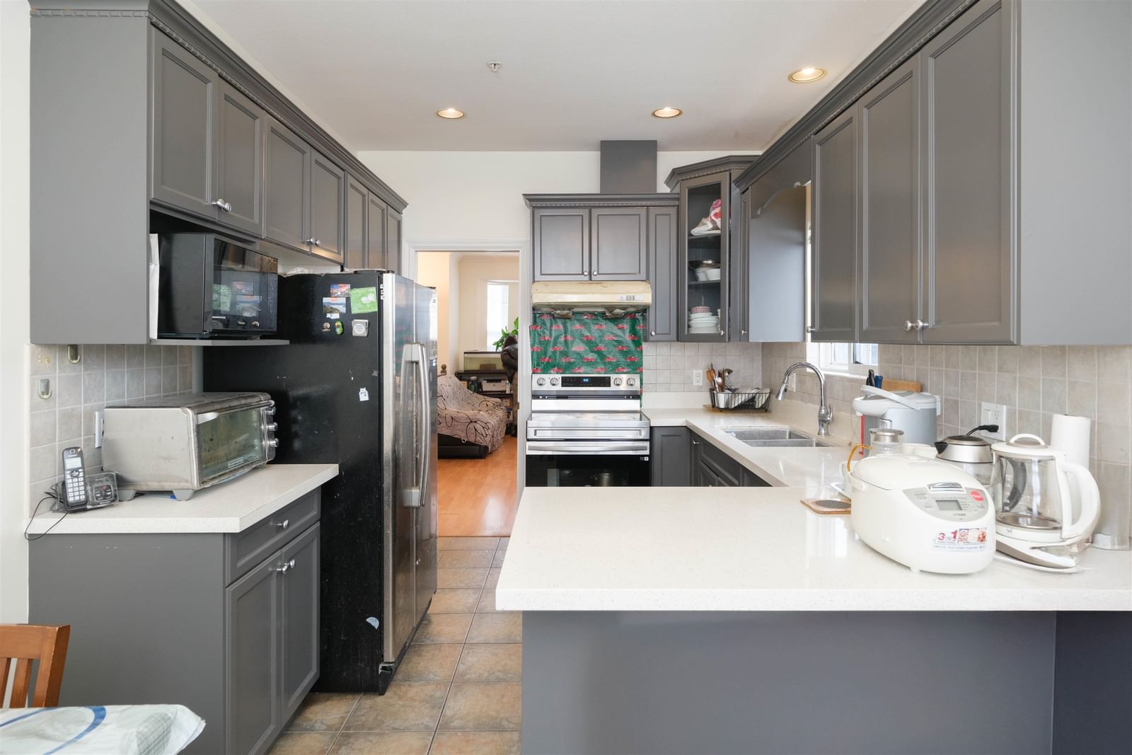 Listing Image 11