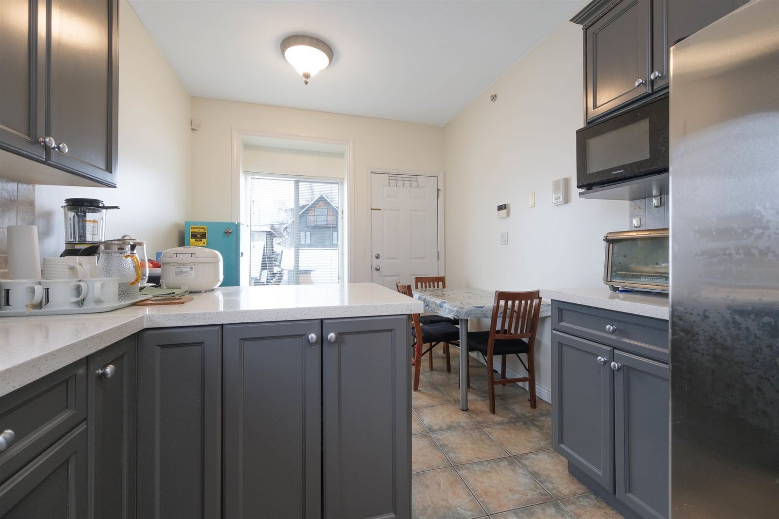 Listing Image 9