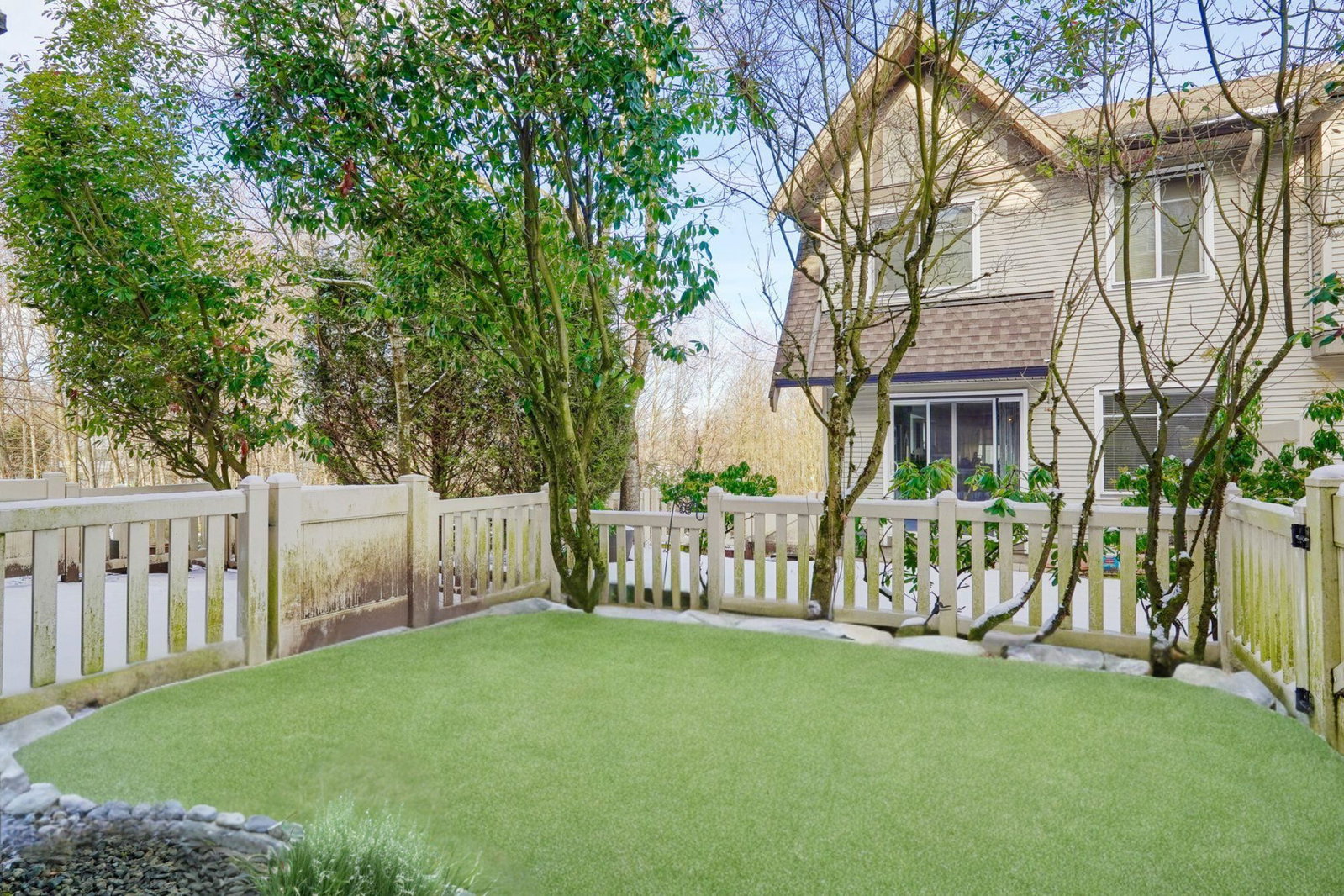 Listing Image 4