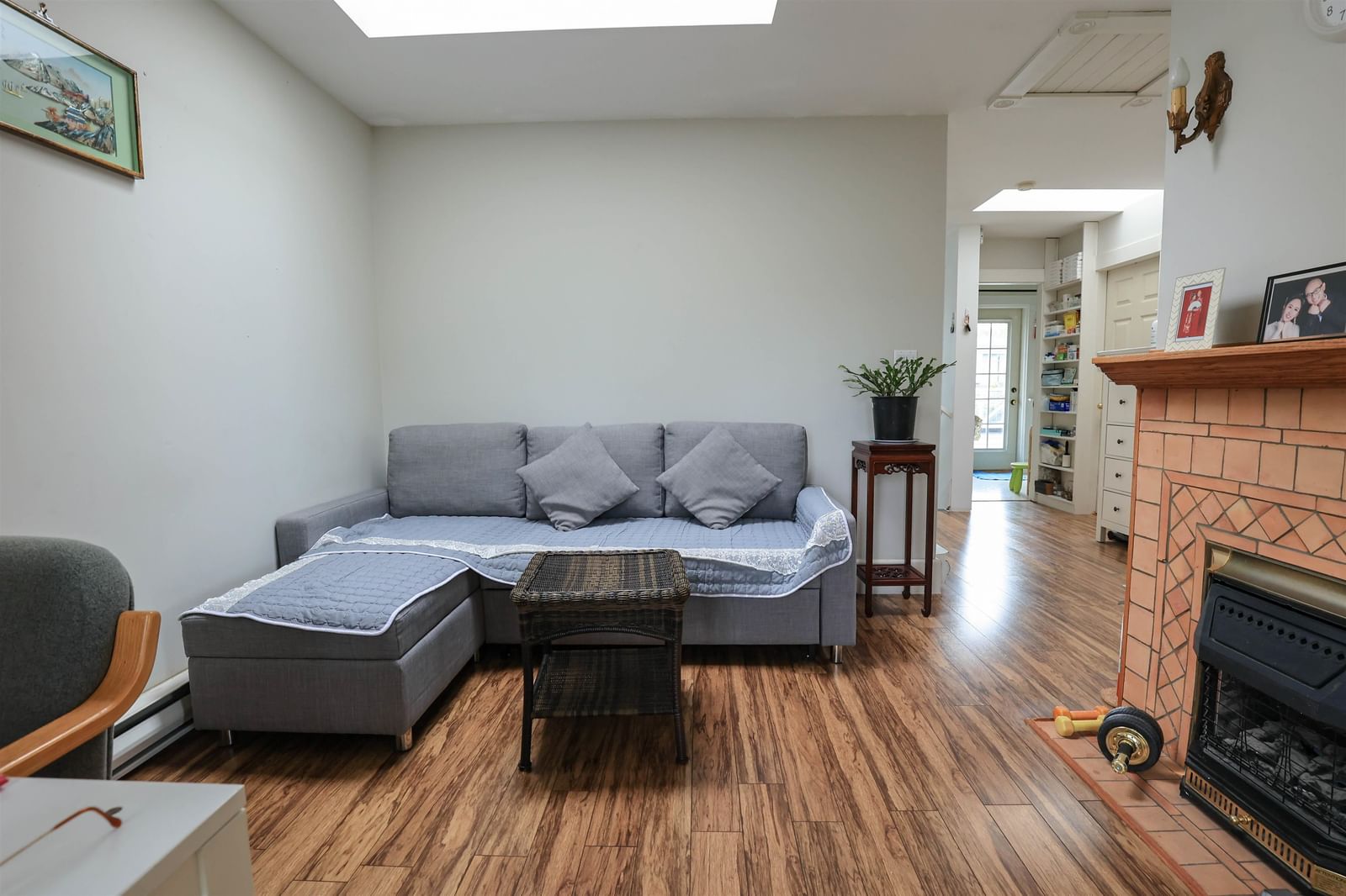 Listing Image 10