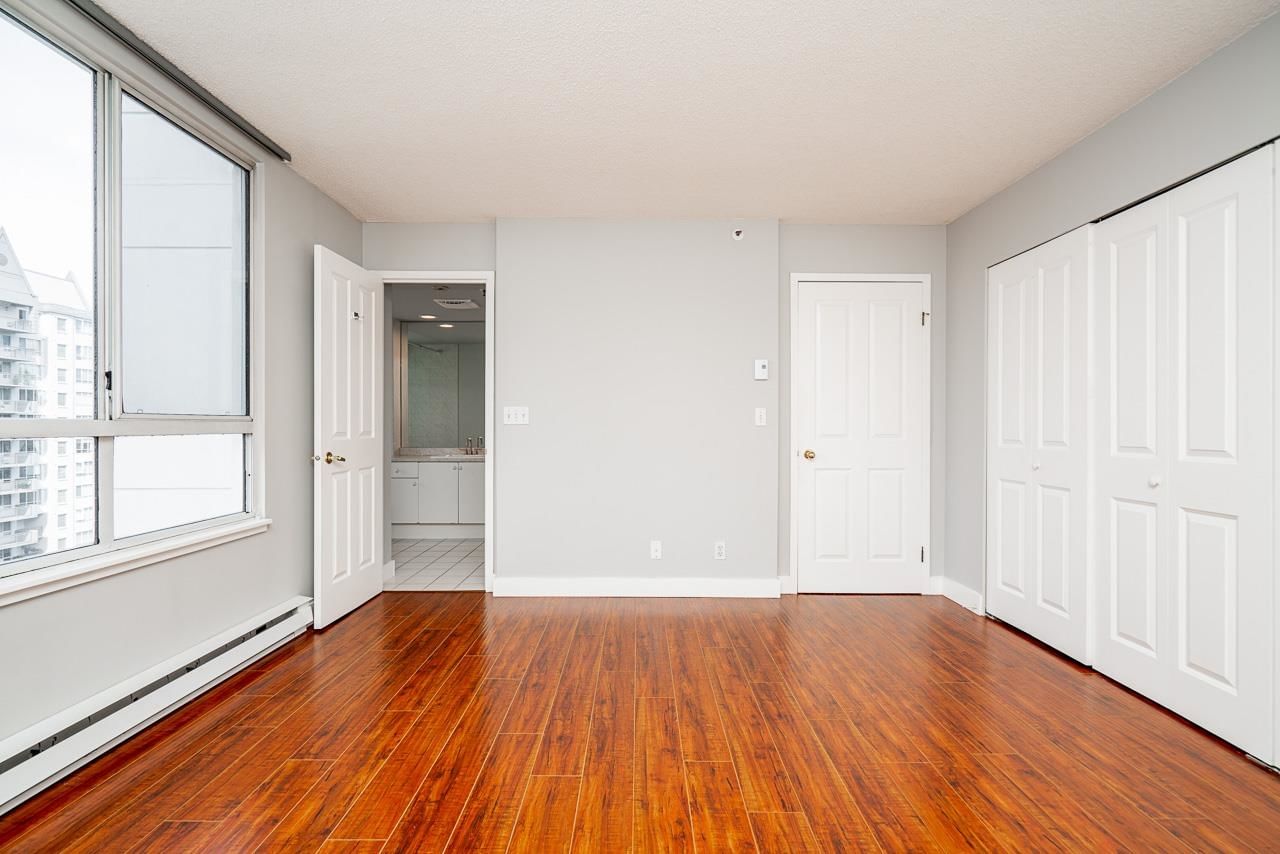 Listing Image 17
