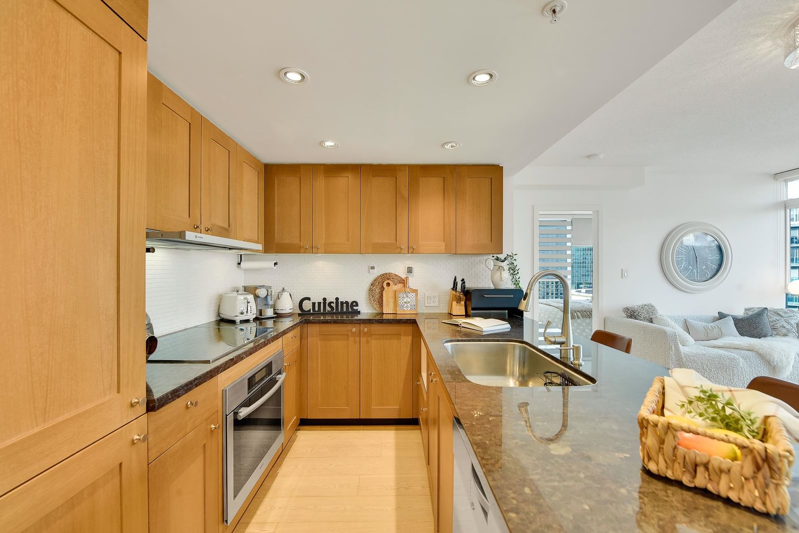 Listing Image 12