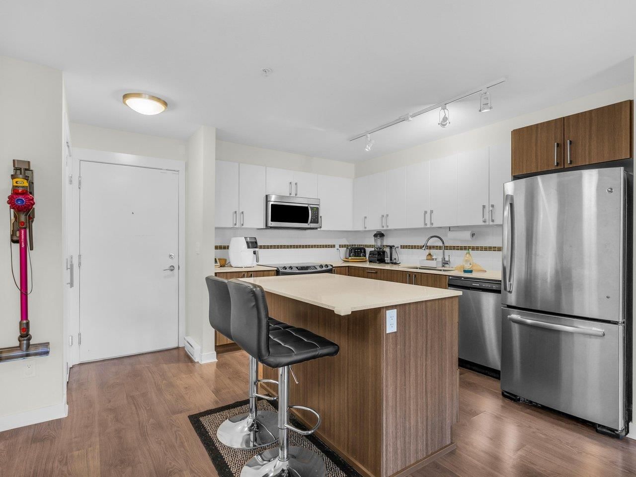 Listing Image 18