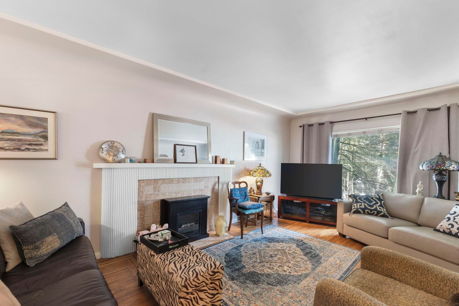 Listing Image 5