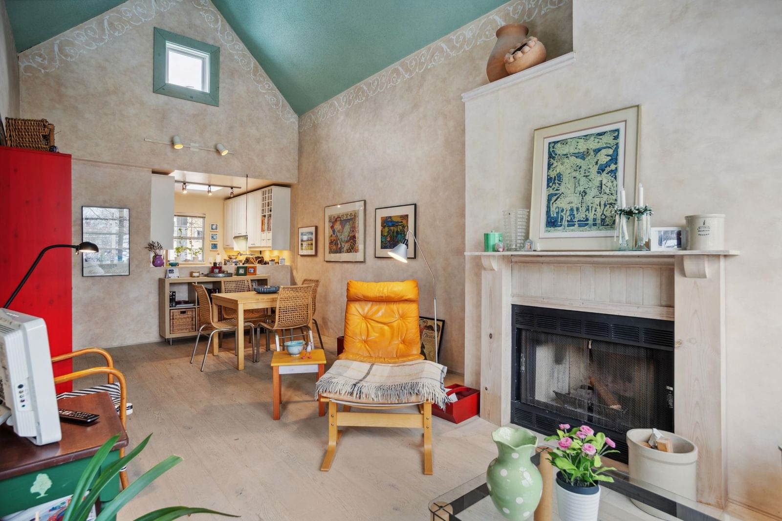Listing Image 5