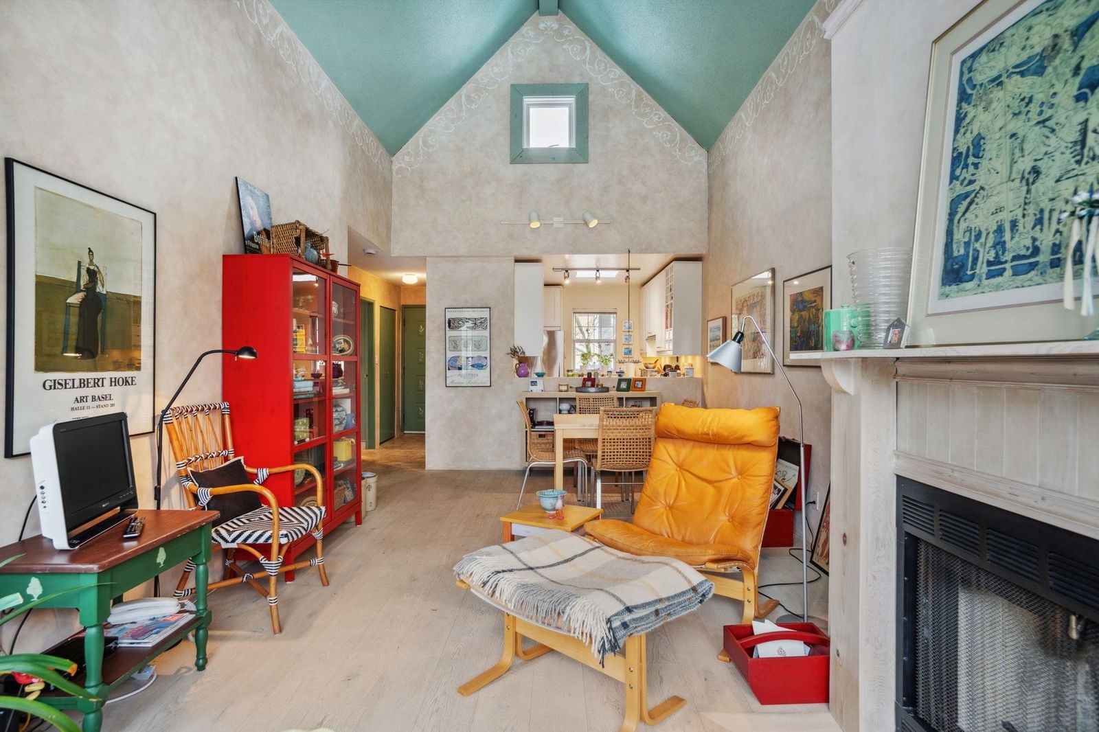 Listing Image 6