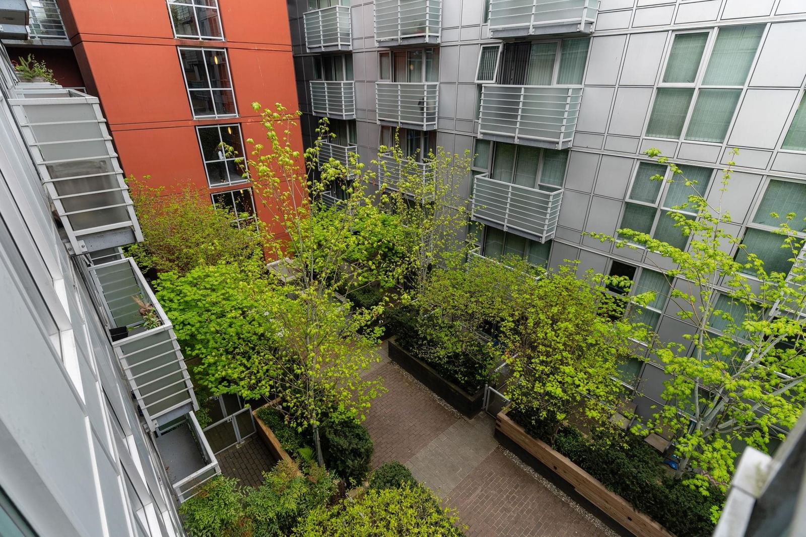 Listing Image 11