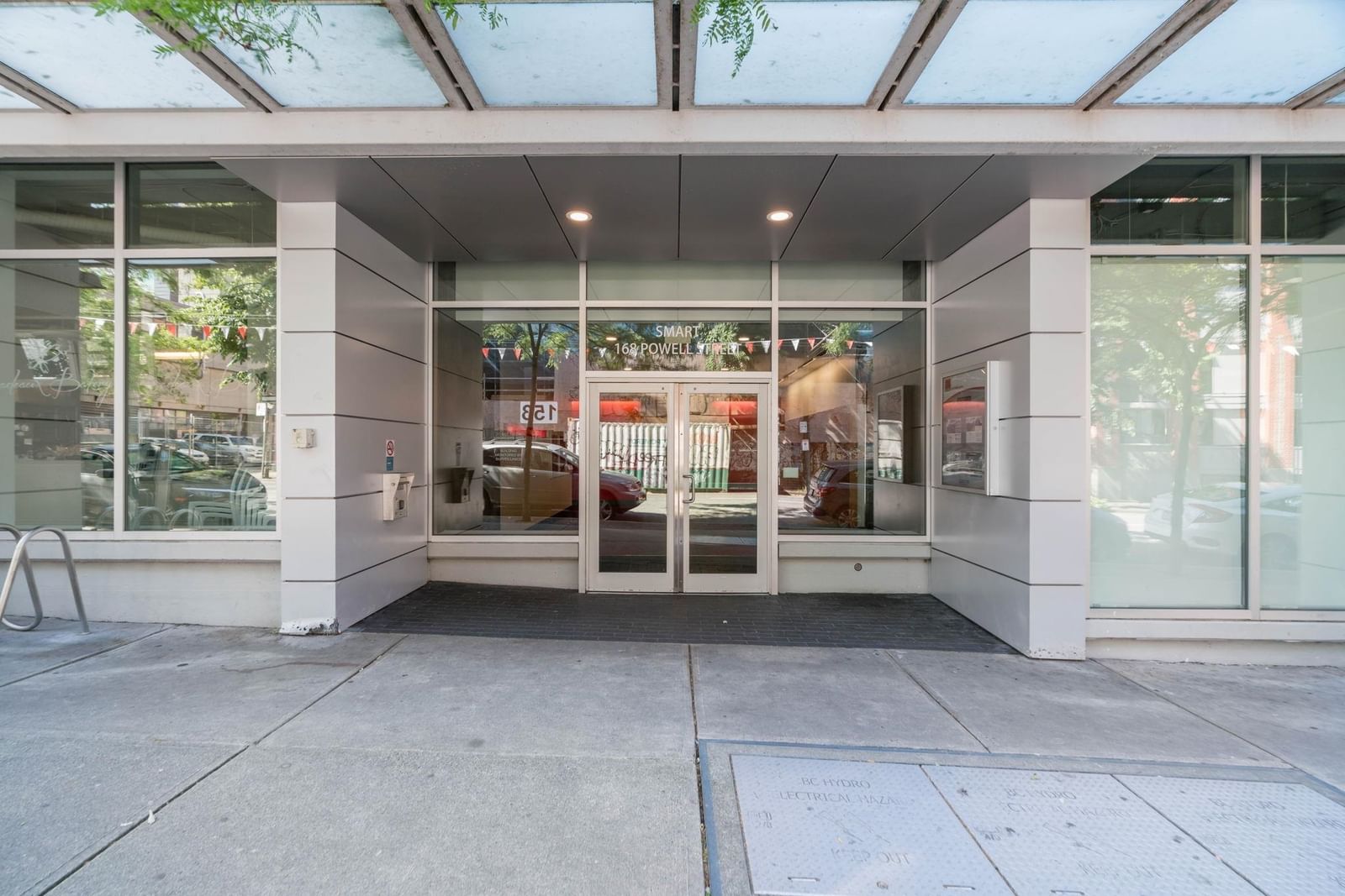Listing Image 12