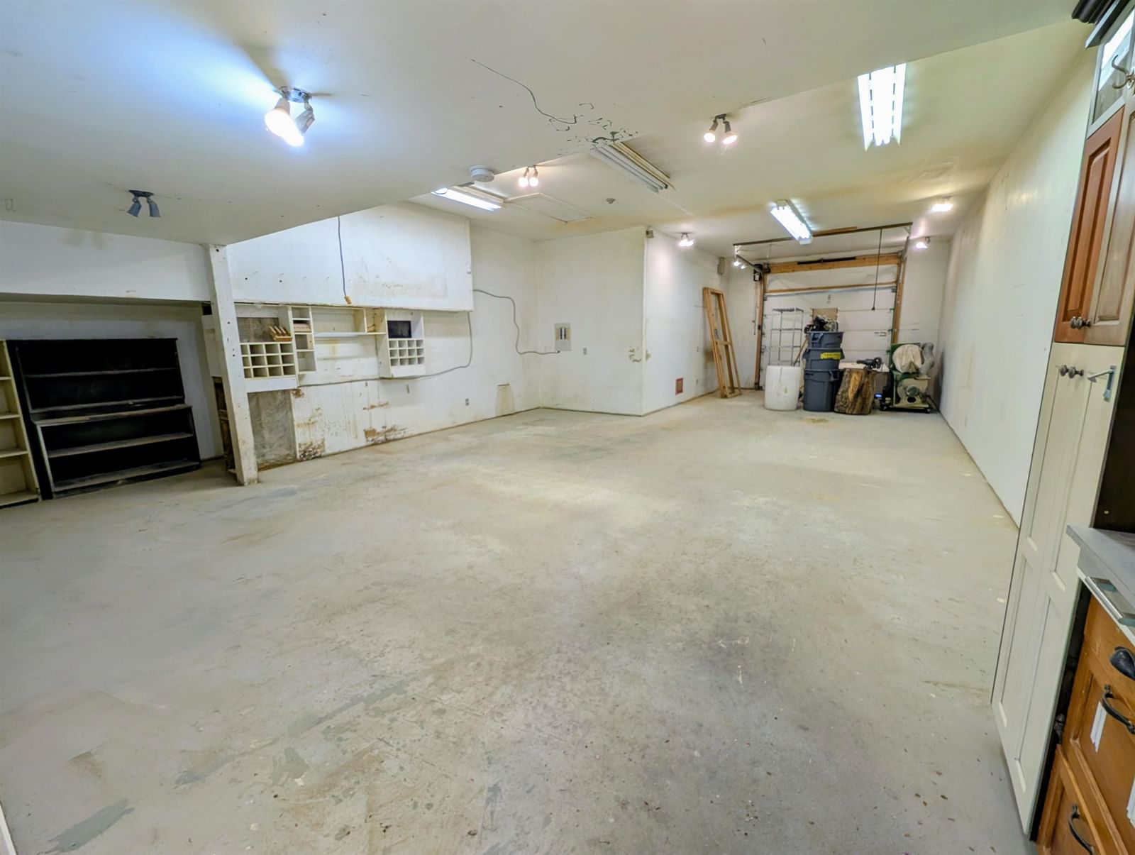 Listing Image 36