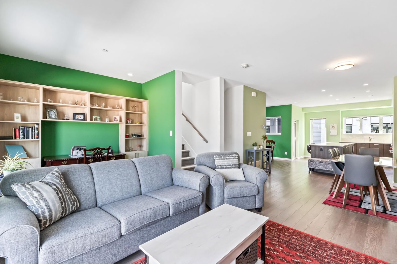 Listing Image 12