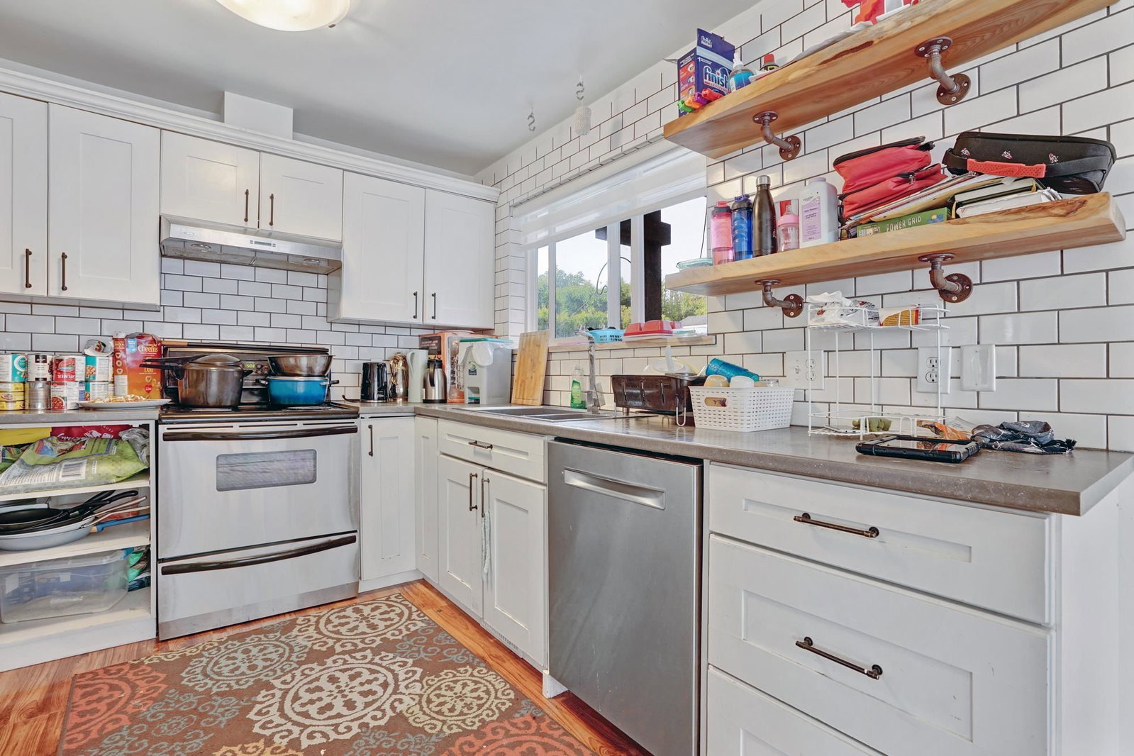 Listing Image 8