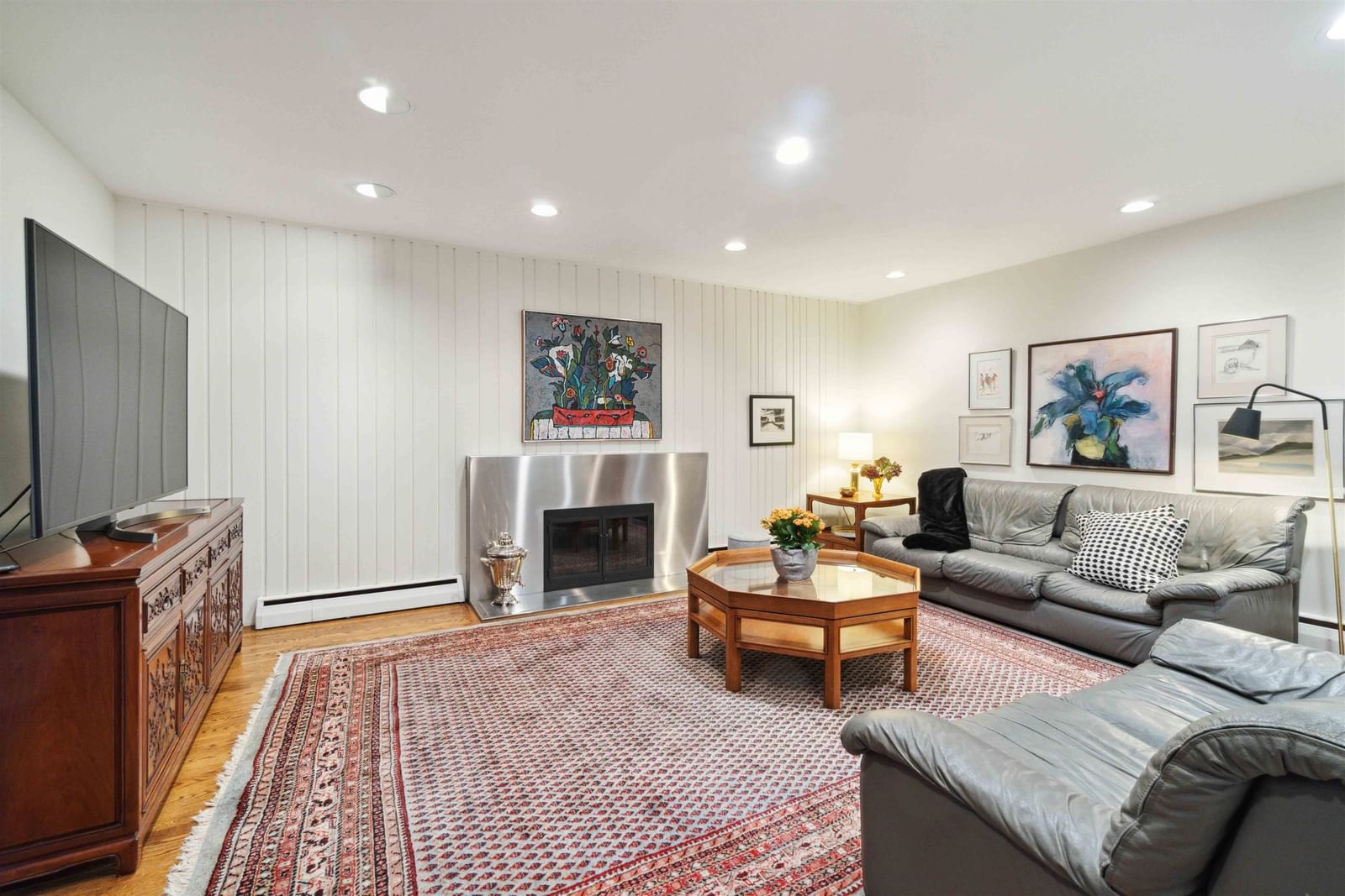 Listing Image 12