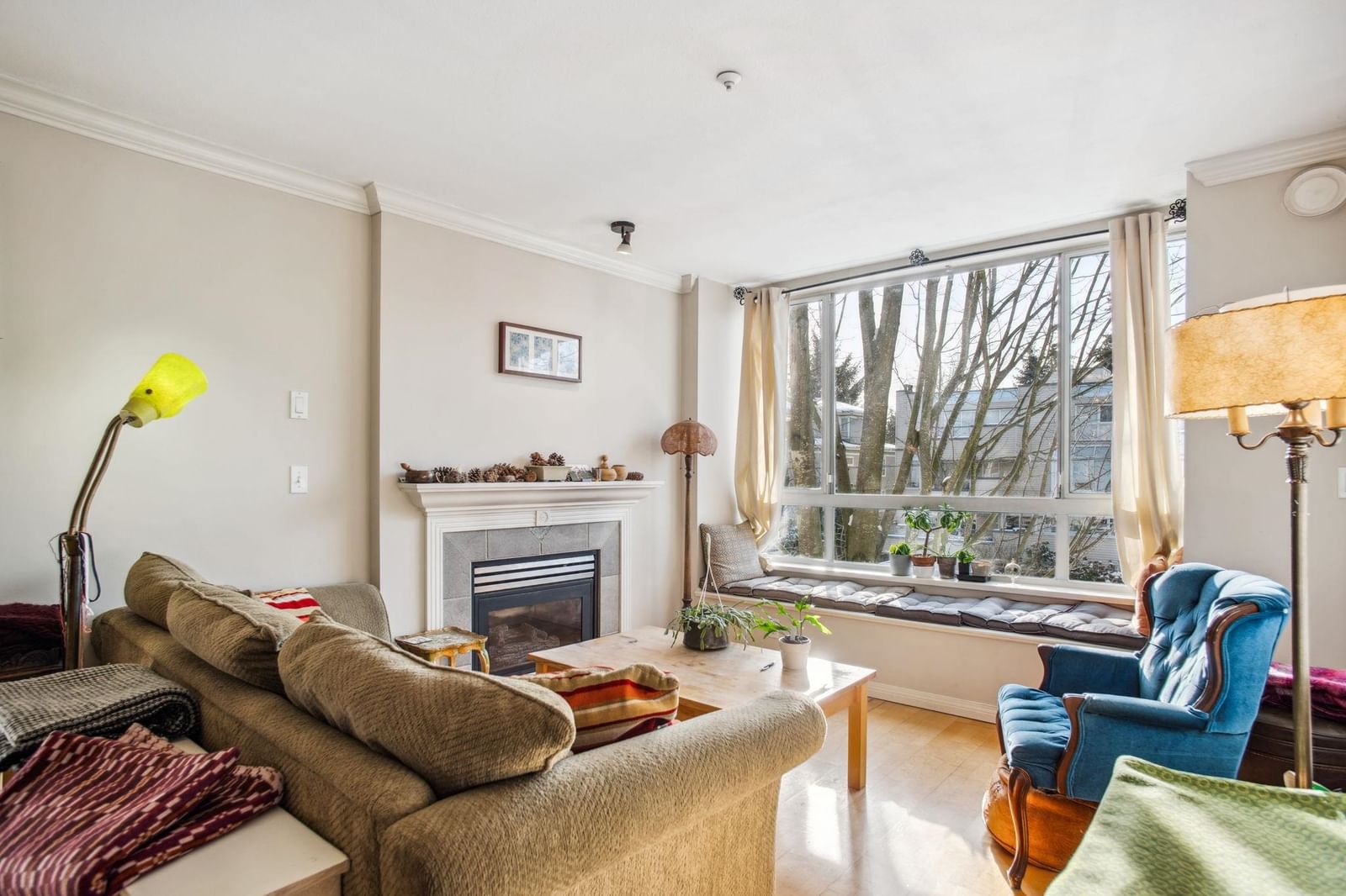 Listing Image 1