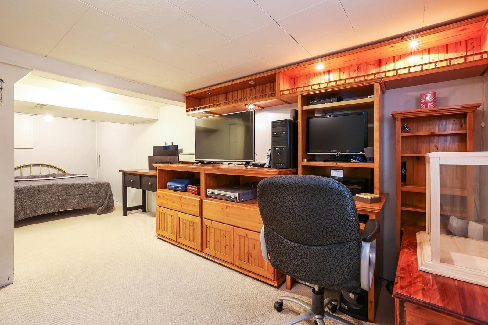 Listing Image 15