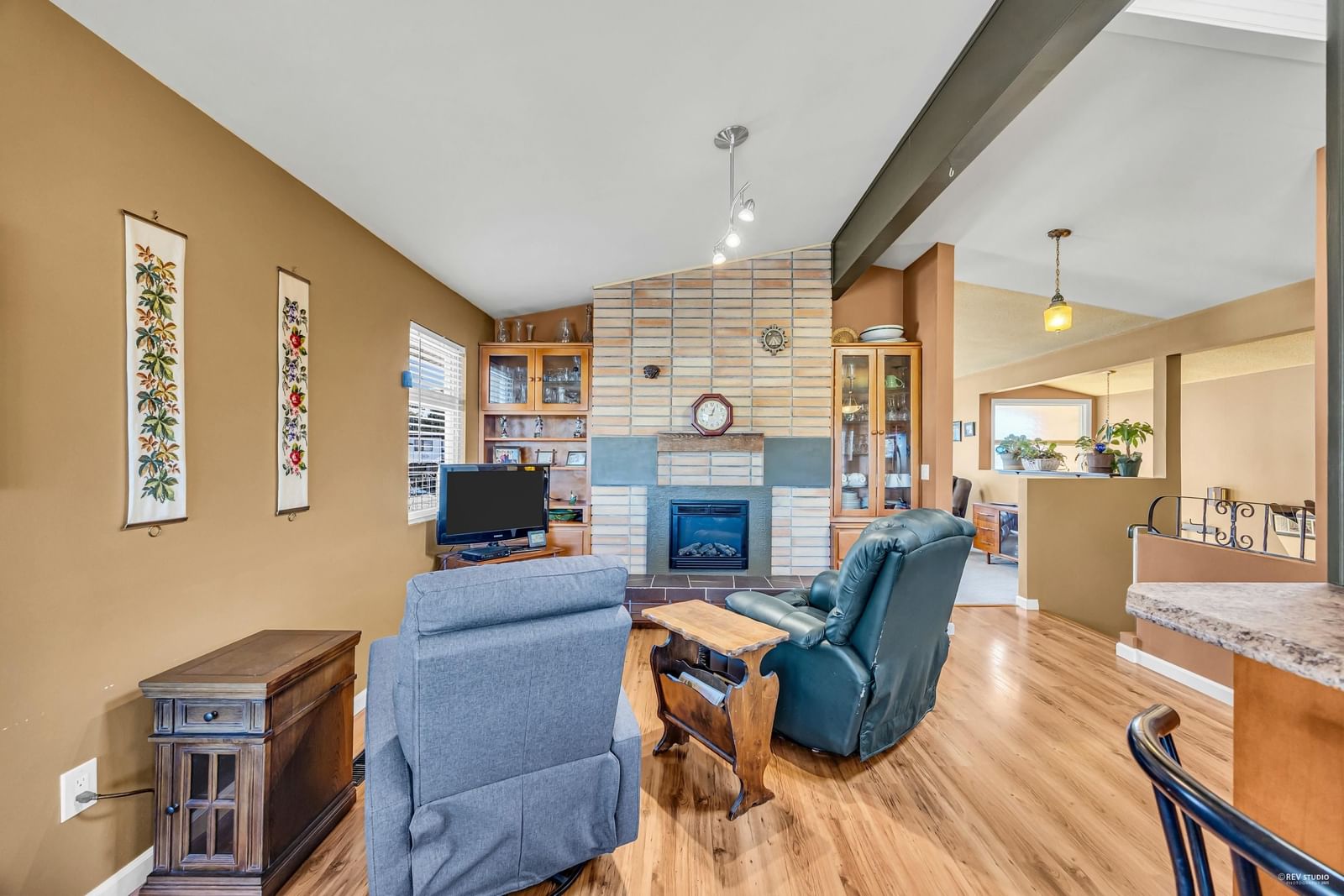 Listing Image 16