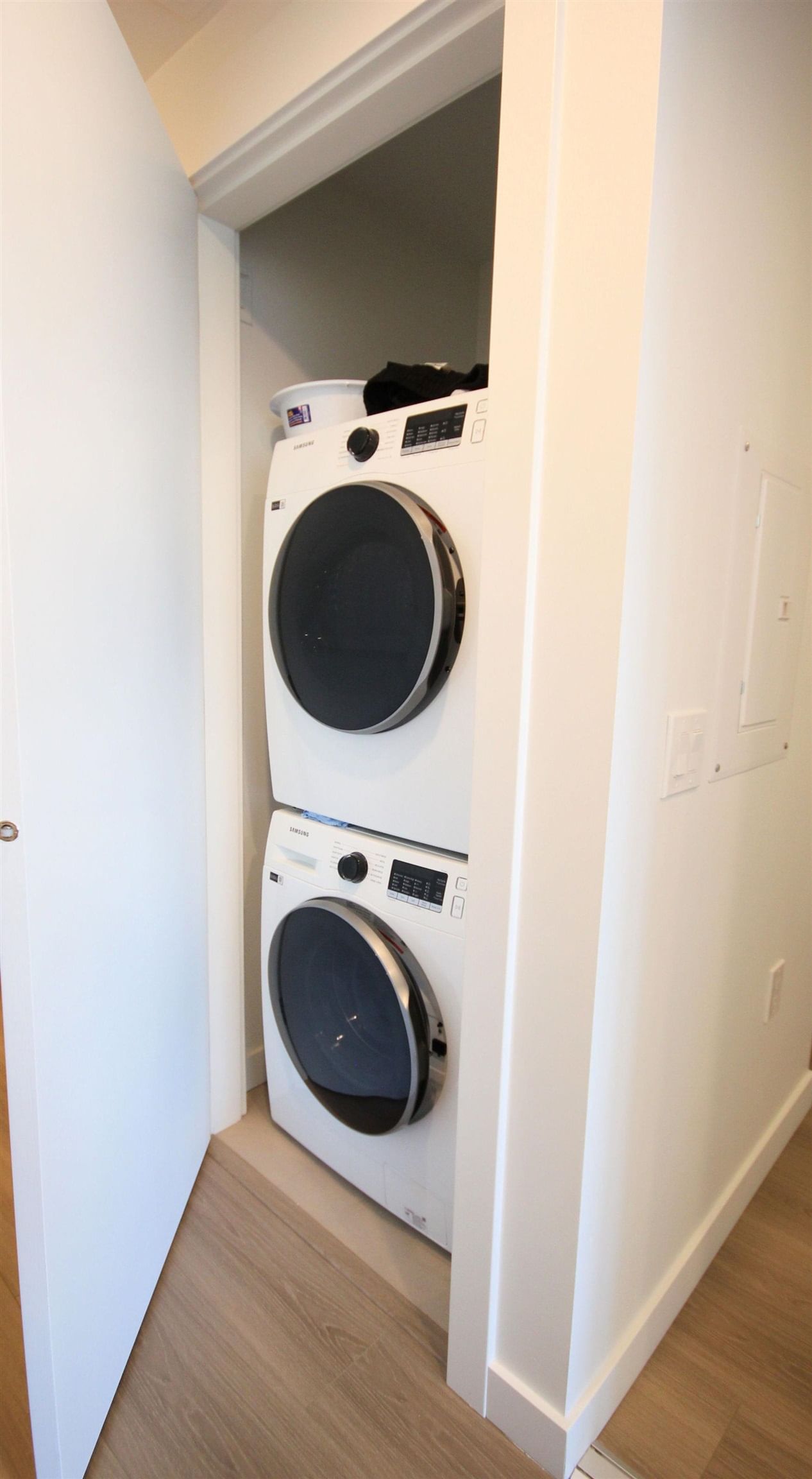 Listing Image 14