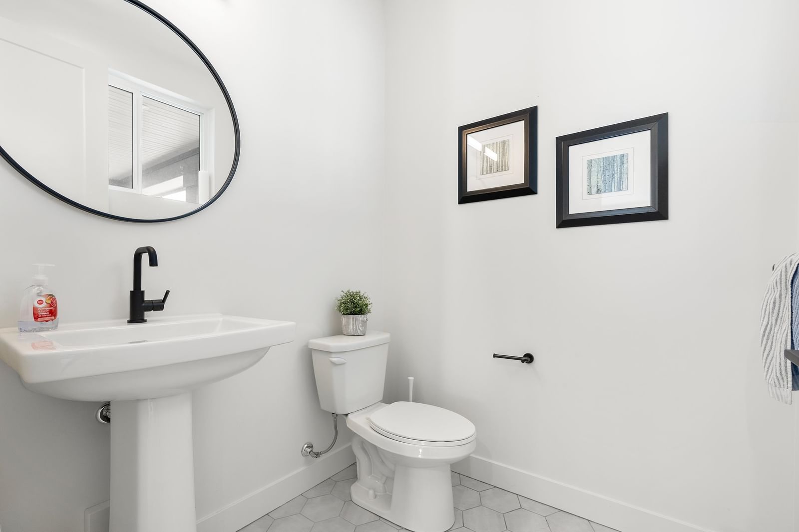 Listing Image 11