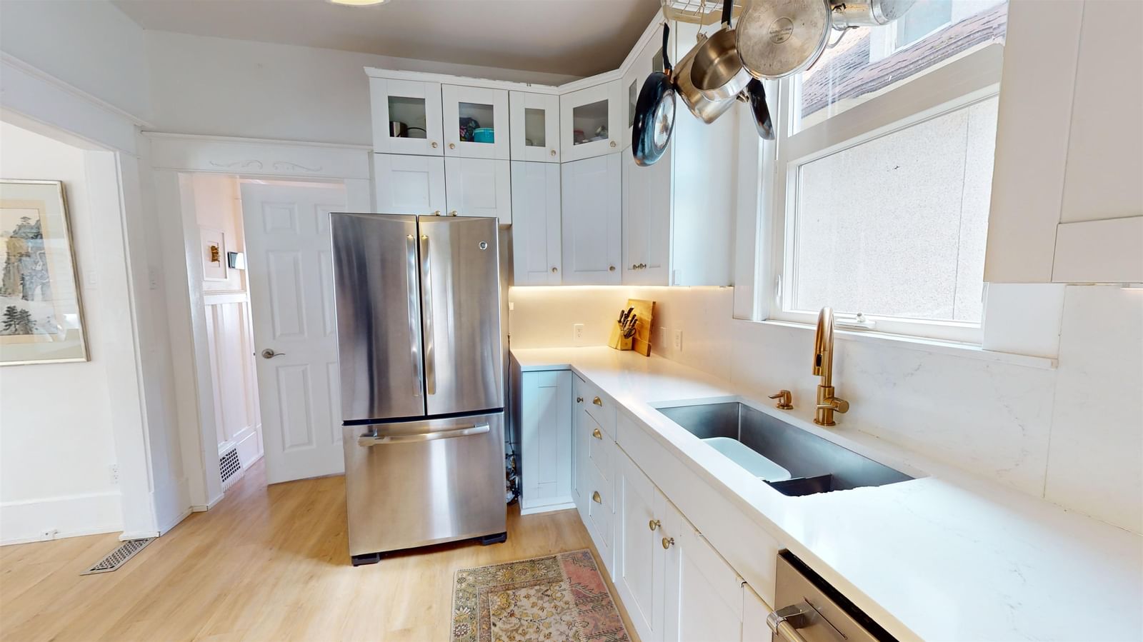 Listing Image 11