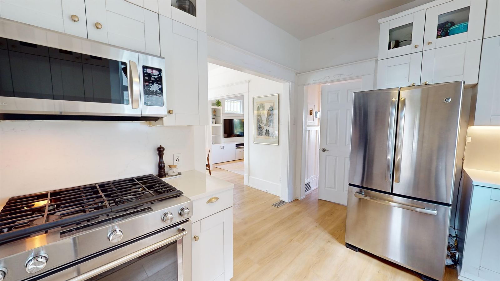 Listing Image 12