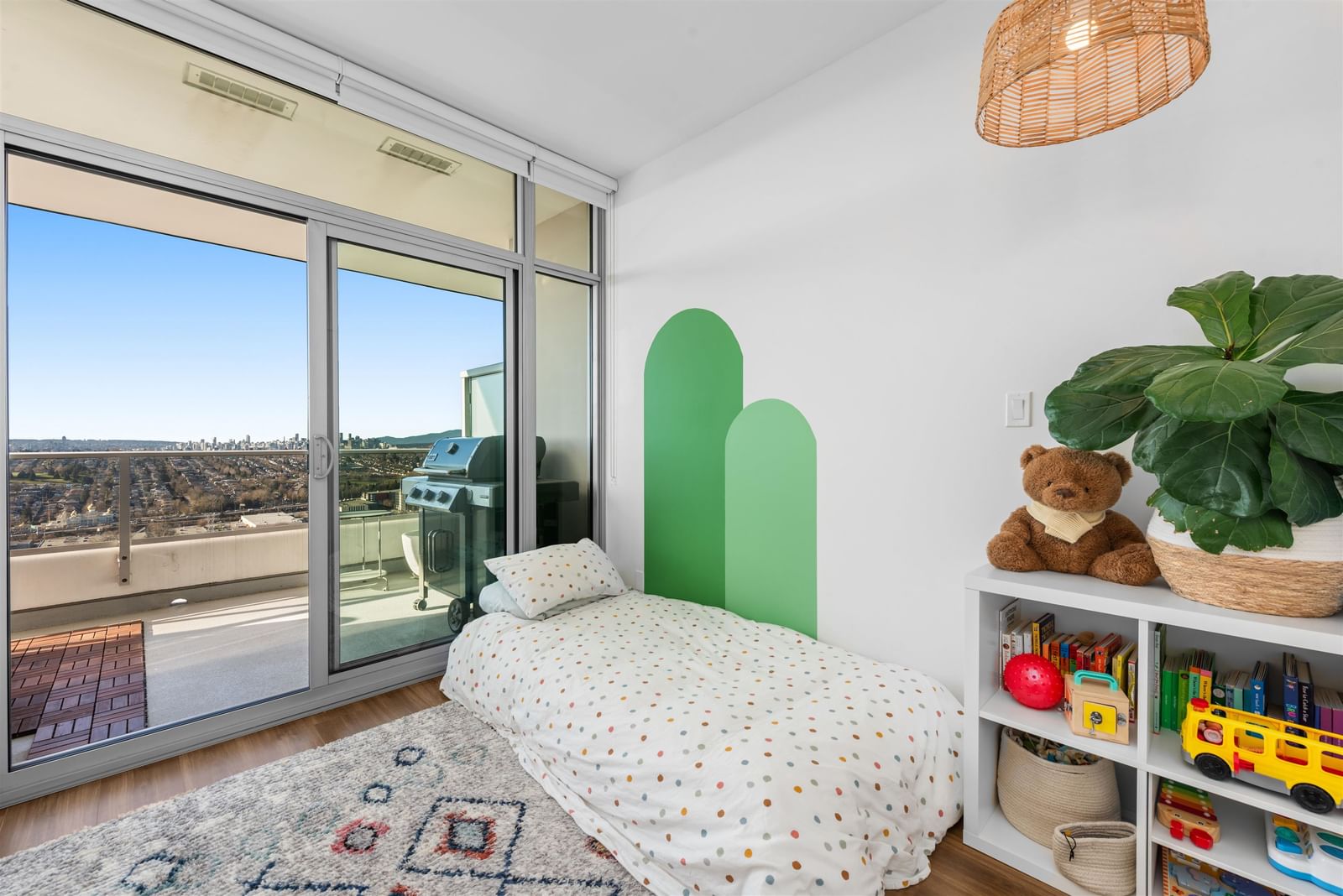 Listing Image 5