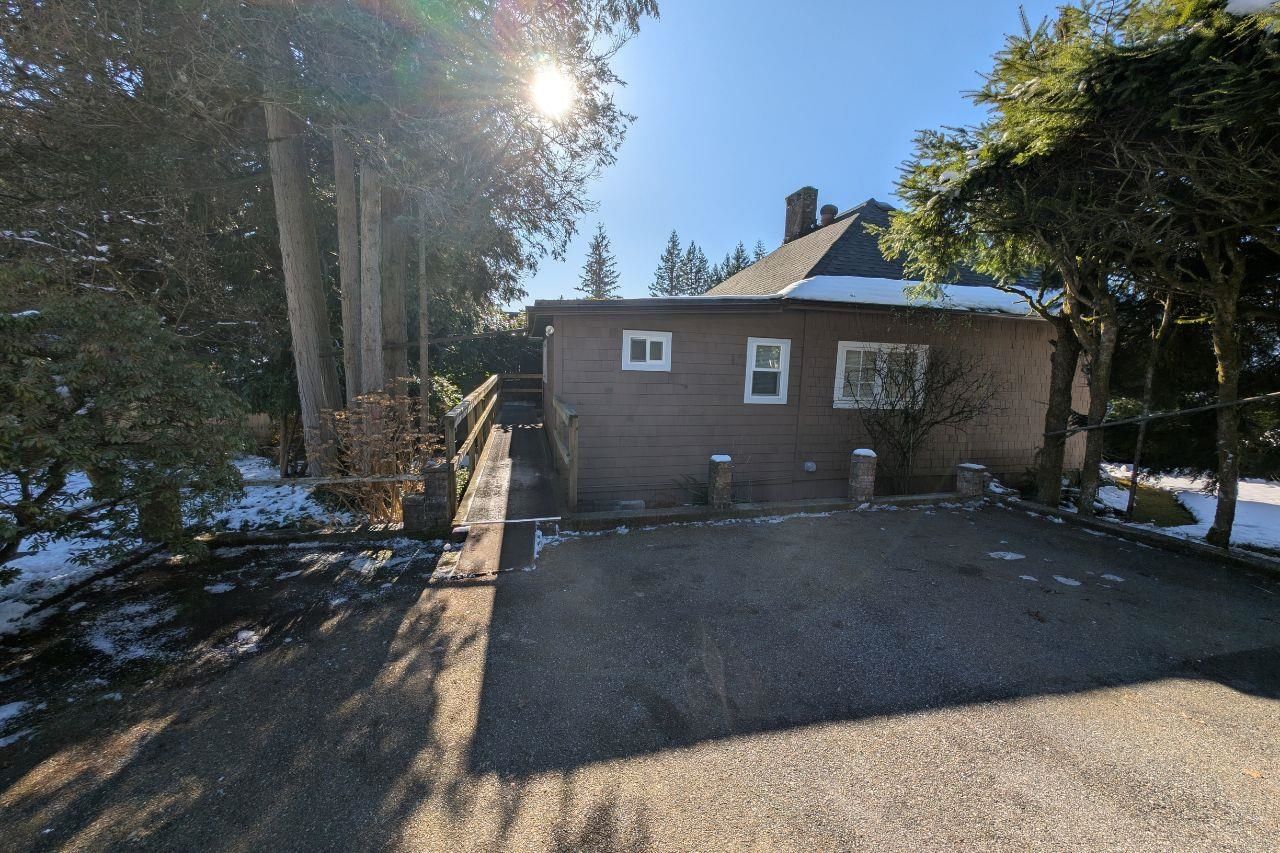 Listing Image 8