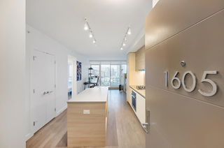 1605 - 525 Foster Avenue