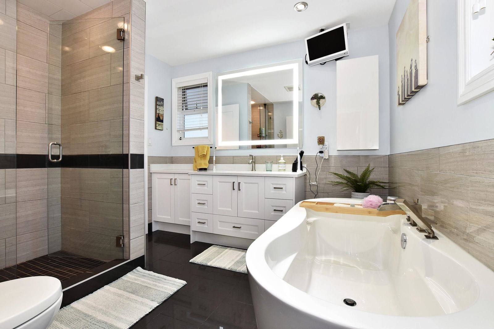 Listing Image 24