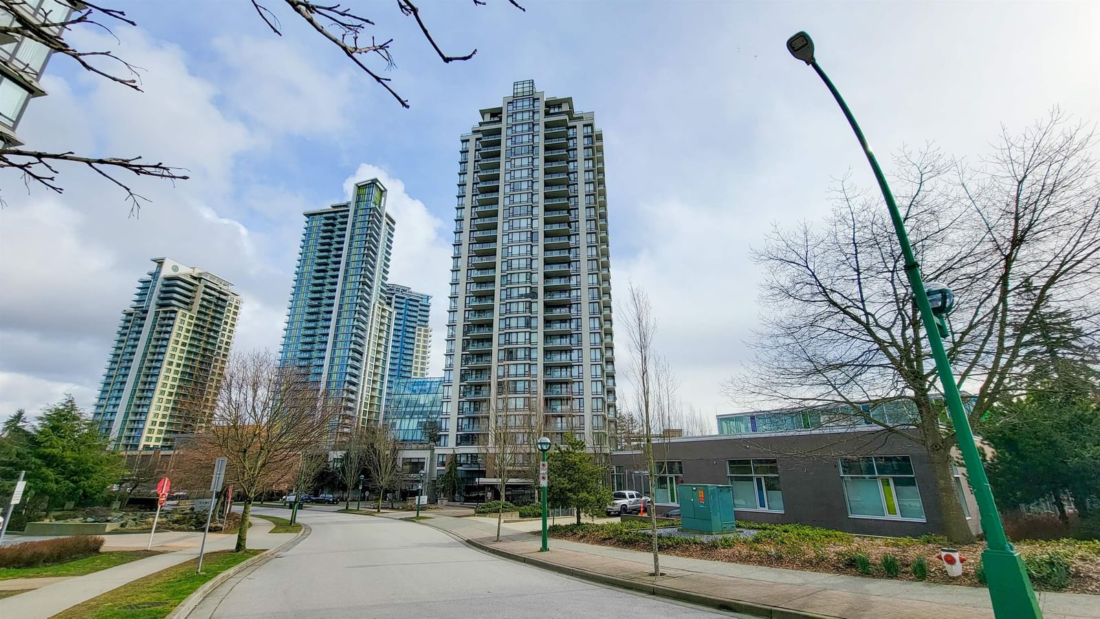Listing Image 1