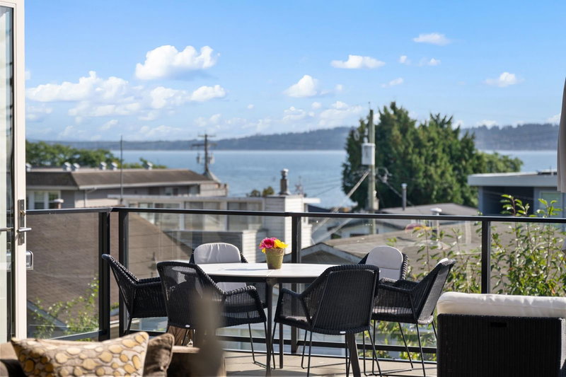 14712 Mcdonald Avenue, White Rock, V4B 2C8 | Image 3