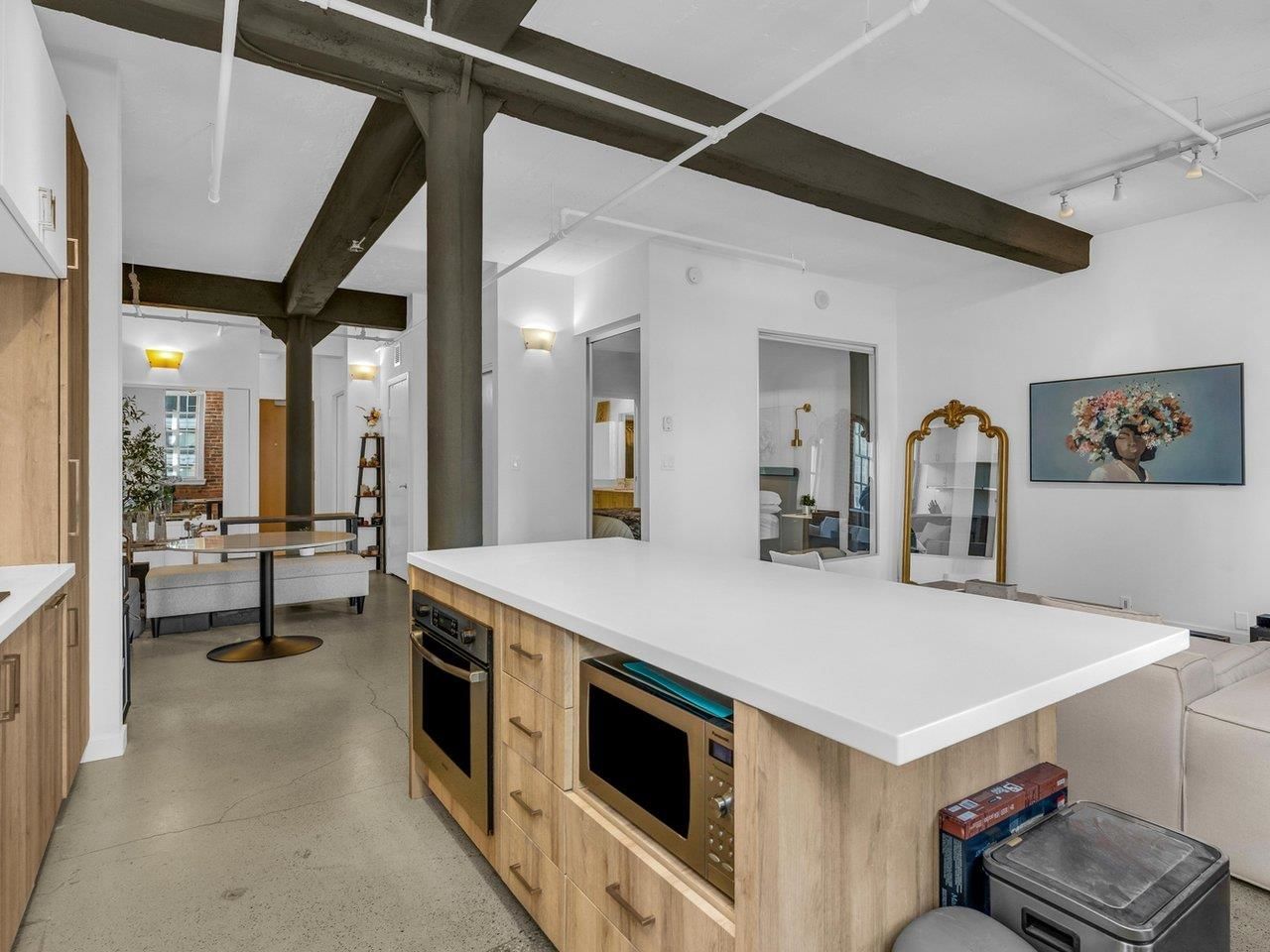 Listing Image 8