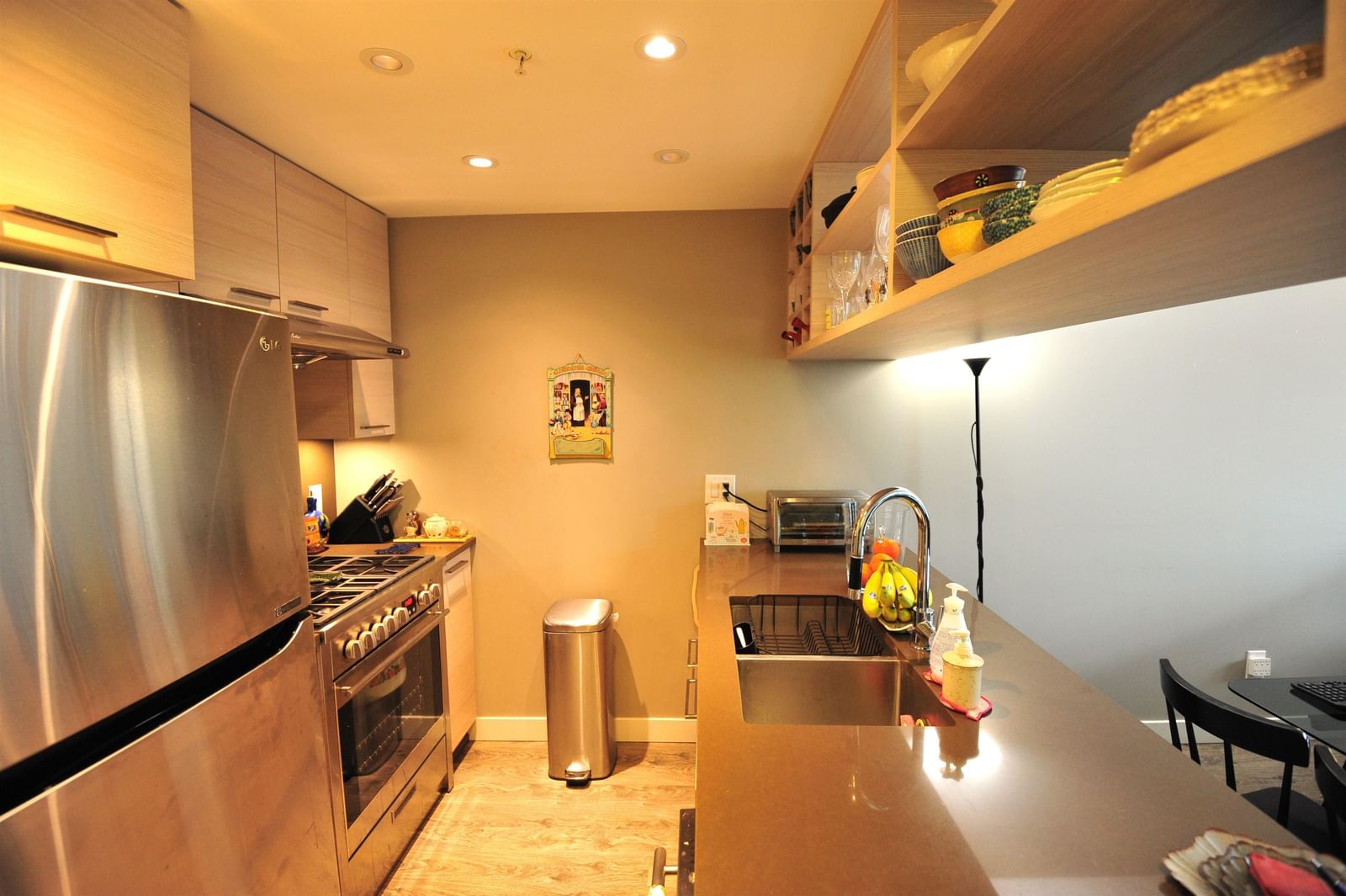 Listing Image 5