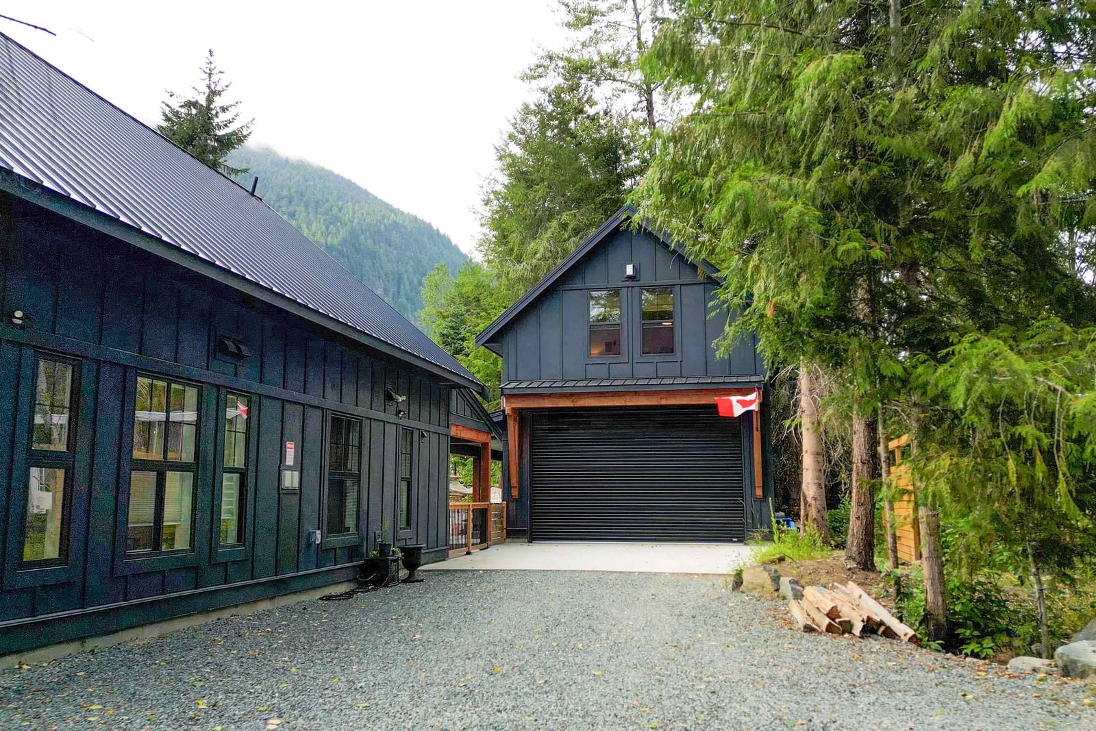 Listing Image 4