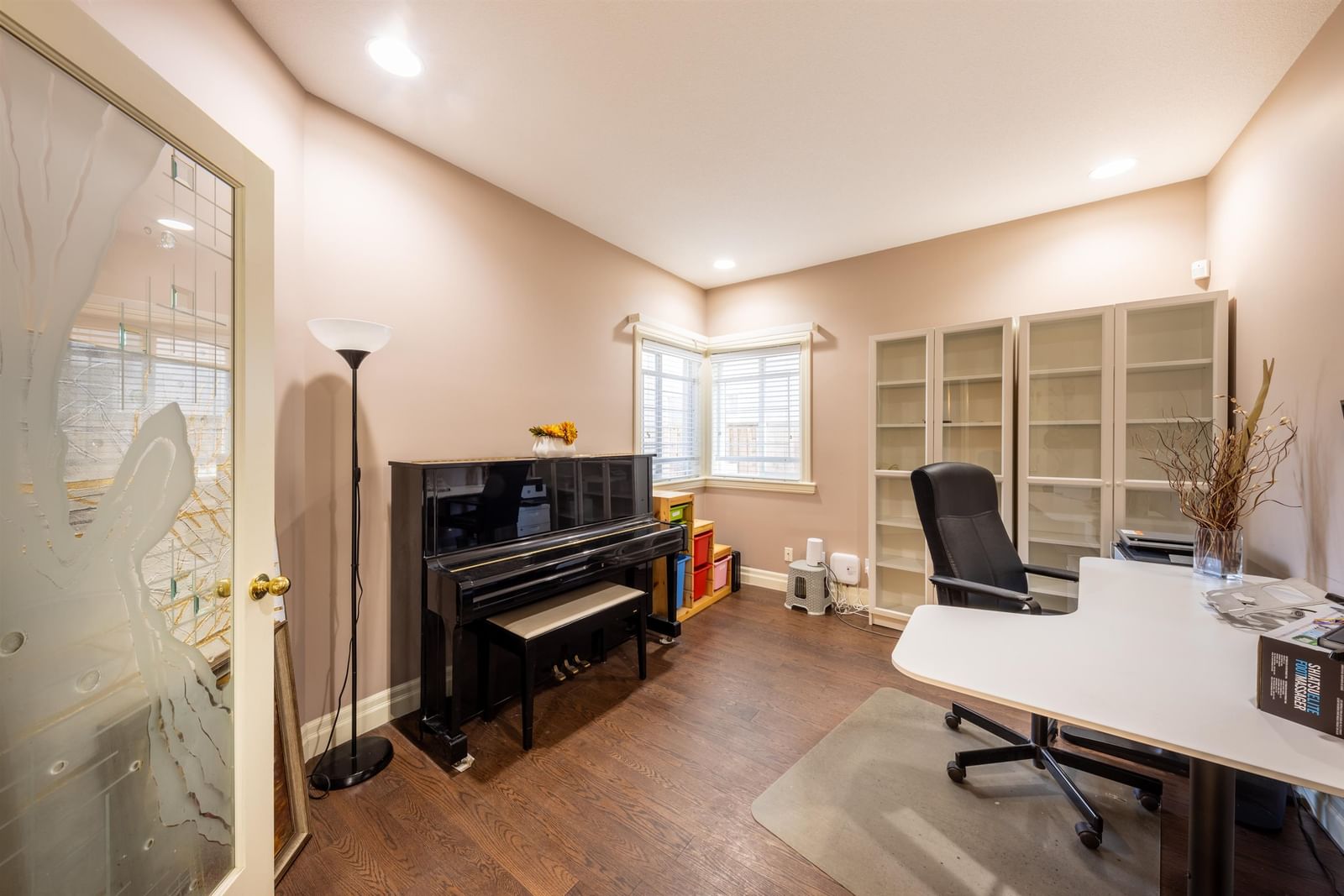 Listing Image 11
